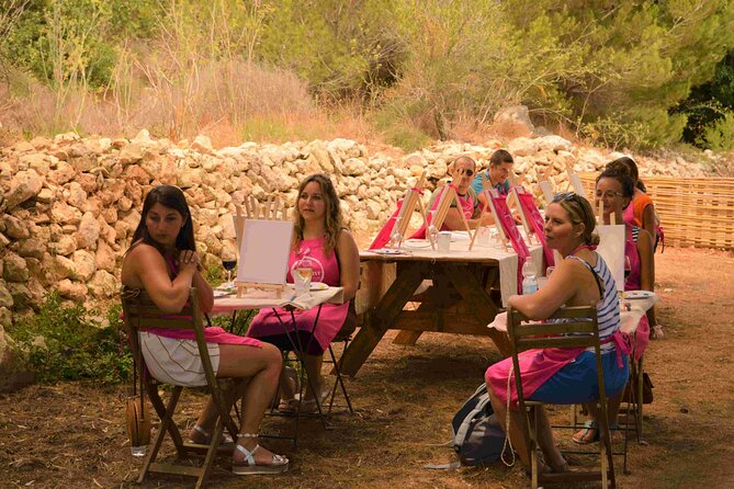 Art Experience with Wine - Wine Included: A Malta-Friendly Way to Unwind