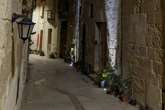 Birgu (Vittoriosa) Ghost and Crime Tour - Birgu at night: why this ghost-and-crime route works