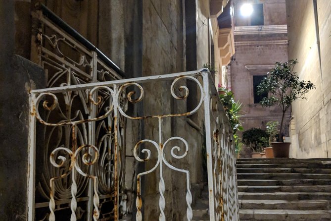 Birgu (Vittoriosa) Ghost and Crime Tour - How the guide turns landmarks into clues