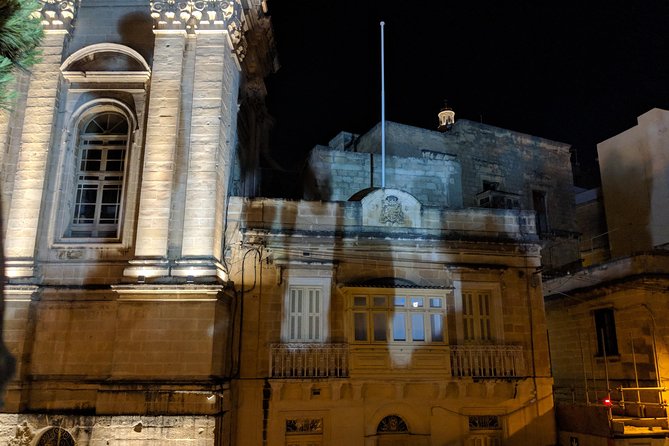 Birgu (Vittoriosa) Ghost and Crime Tour - The 8:00 pm start at Café Riche: easy to find, easy to begin