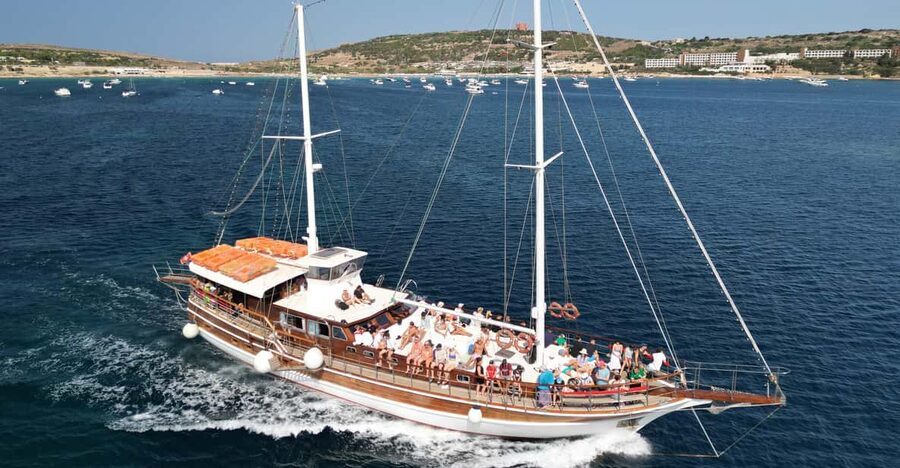 Comino Island , Blue lagoon, Crystal Lagoon & Gozo & Caves - Getting to Mellieha Bay and the 10:00 departure