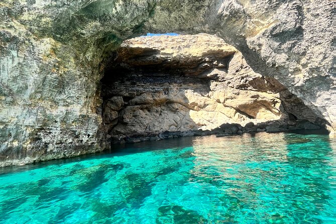 Explore Comino, Blue Lagoon & Caves - Private speed boat - What’s included: gear and essentials that affect comfort