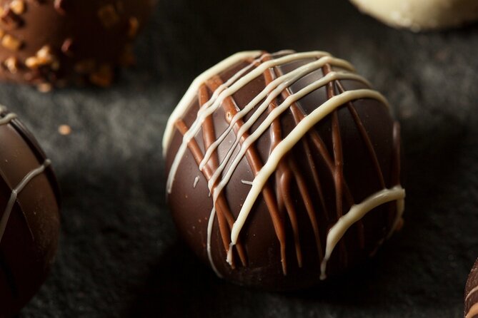 Gin and Chocolate Pairing Workshop in Malta - Island8 gin plus two more styles: how to think about what you taste