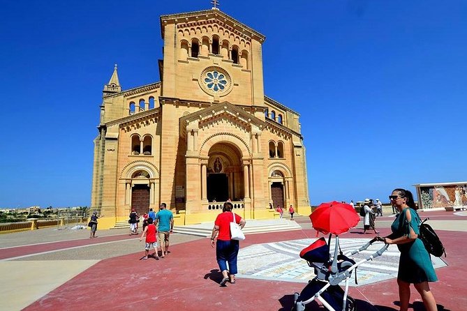 Gozo Blue Lagoon and Sea Caves Full Day Cruise Tour - Sea Caves and Elephant’s Head Photo Moment: When the Day Gets Dramatic