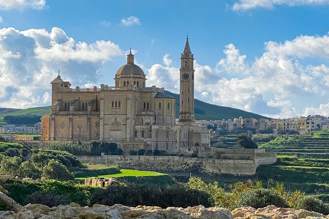 Gozo, Blue Lagoon, Comino & Sea Caves - Cruise to Comino on a smaller boat built for sea caves