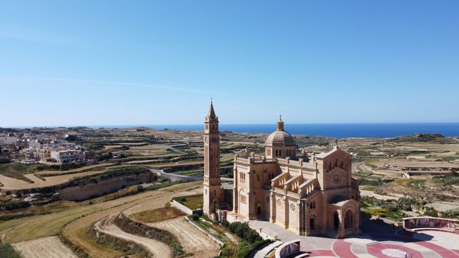 Gozo - Funtastic Daytrips - - Cars and guide support: why it feels private without being complicated