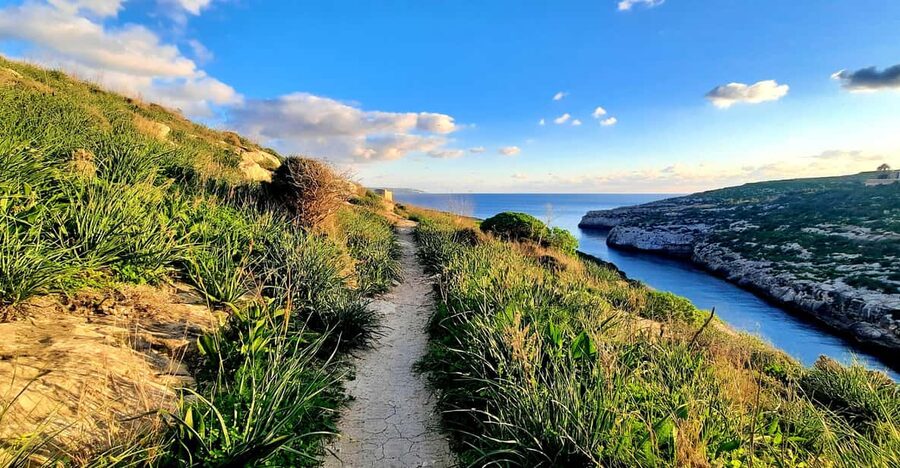 Gozo Unveiled: Guided Hiking in Gozo - South East - Xatt l-Ahmar: sea walking, fortress views, and downtime
