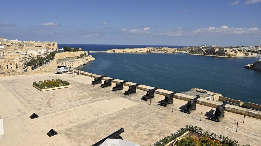 Highlights of Malta Tour:Icons and Experiences of the Island - Mdina Walls and Winding Alleys: Why Walled Cities Matter