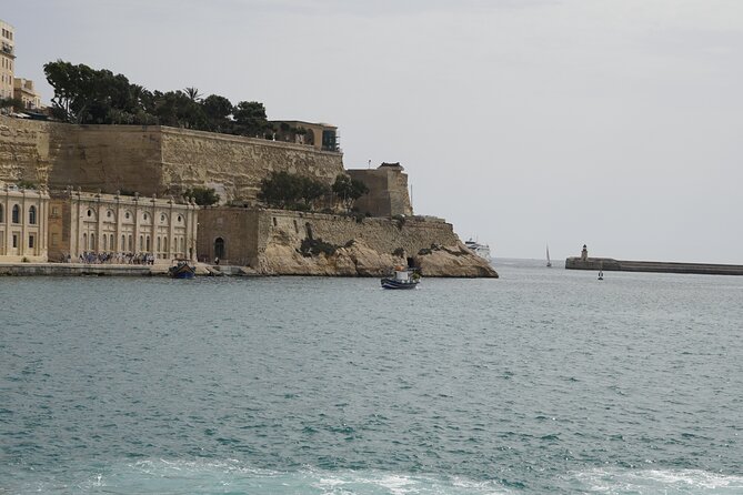 Highspeed Catamaran Crossing Between Malta and Gozo - On-board comfort: Wi‑Fi, air-conditioning, and the restroom you’ll thank yourself for