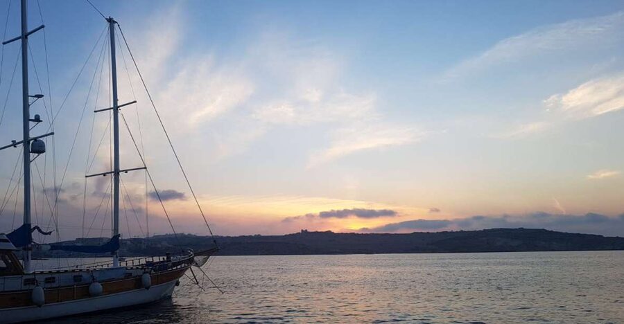 Malta: Blue Lagoon Evening Swim & Snorkel Boat Cruise - Why the Blue Lagoon looks better after the sun starts dropping