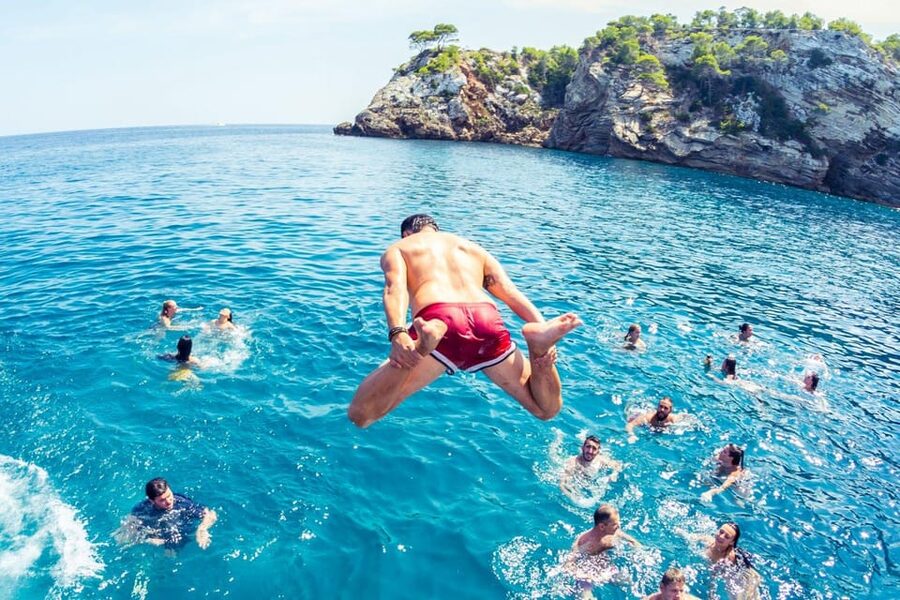 Malta: Boat Party + Watersport+ Comino+ OpenBar ALL INCLUDED - Finding Labranda Riviera: Get Your Bearings Fast