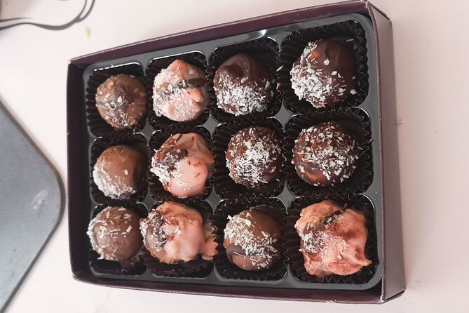 Malta Chocolate Factory Gin and Truffle Making Experience - Your truffle-making session: what you’re actually learning