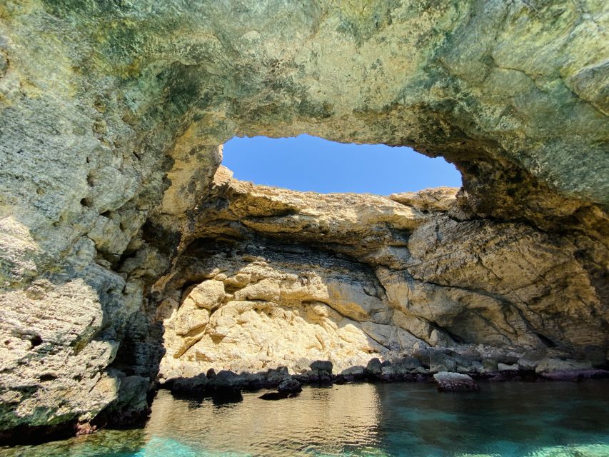 Malta: Comino, Blue lagoon, Crystal Lagoon Private Boat Tour - Cominotto and the reef: where the boat size helps
