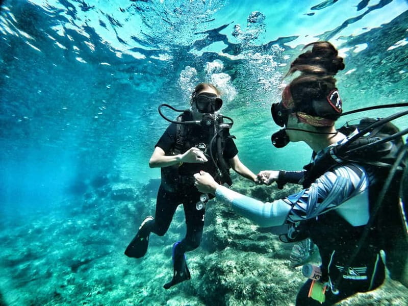 Malta: First Experience Scuba Diving Lesson - Arriving at the center and getting kitted out