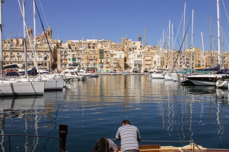Malta: Hop-On Hop-Off Bus Tours - Audio guide + headphones: how to get the most without fighting the tech