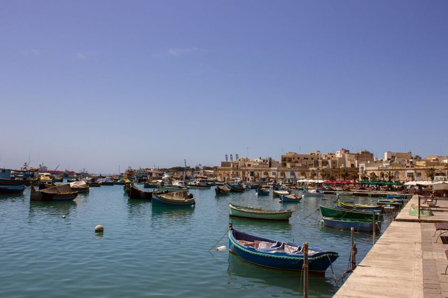 Malta: Hop-On Hop-Off Bus Tours - Wheelchair access, kids free, and who this tour suits best
