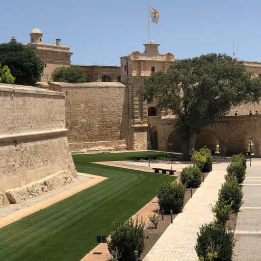Malta: Mdina and Rabat Walking Tour with Catacombs - Bastion wall panoramas: the reason Mdina was built this way