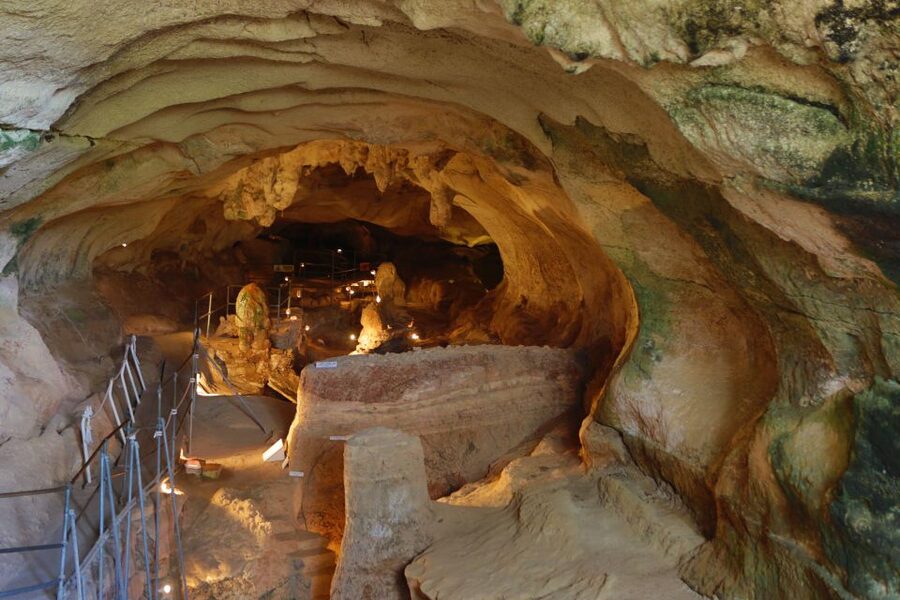 Malta: Private Half-Day Archeological Sites Tour - Ghar Dalam Cave: 80 Meters, 7,000 Years, and a 100-Step Climb
