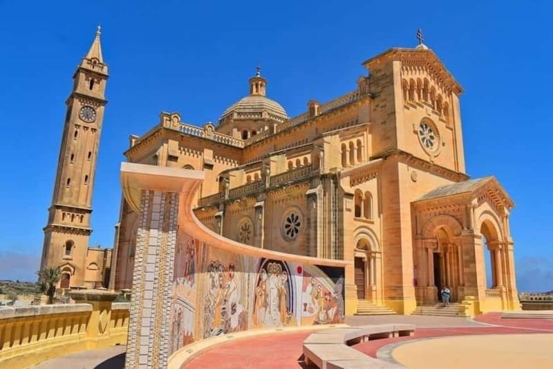 Malta: Private Jeep Tour of Gozo with Lunch - Key things that make this Gozo jeep day work