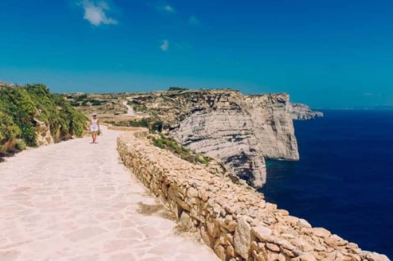 Malta: Private Jeep Tour of Gozo with Lunch - Languages and who’s behind the wheel