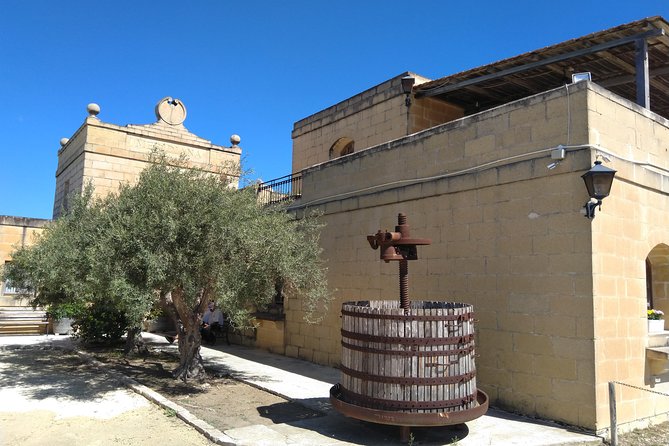 Malta Private tour: 5hr Mosta Dome, Mdina, Dingli Cliff's & Blue Grotto - Mdina Old City: Where to Spend Your 75 Minutes