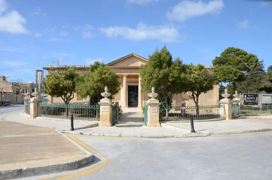 Malta: Tuk Tuk Tour around Rabat, Dingli and Mdina - Meeting by Domus Romana: Getting Oriented Fast