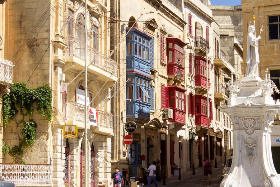 Malta: Vintage Bus Ride through the Three Cities - Vittoriosa: maritime, mercantile, and military power in one town