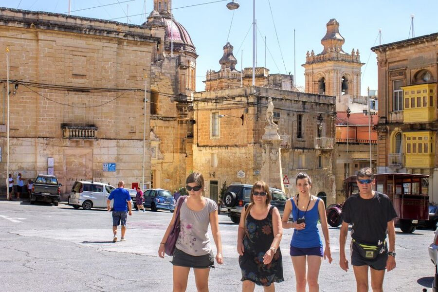 Malta: Vintage Bus Ride through the Three Cities - Photo stops and comfort: getting shots without ruining the timing
