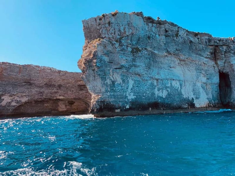 Mellieha: 1:00pm Speedboat round Comino Caves 2h Blue Lagoon - Crystal Lagoon pass-by: short stops, good photos
