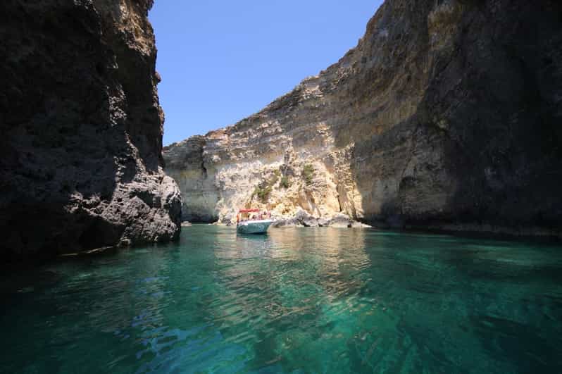 Mellieha: 3:00pm Speedboat round Comino Caves 2h Blue Lagoon - Key points to know before you go