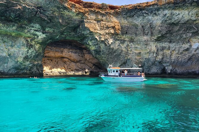 Mellieha: Gozo, Comino, Sea Caves, and Blue Lagoon Cruise - Santa Marija Bay and the Comino photo stops that add variety