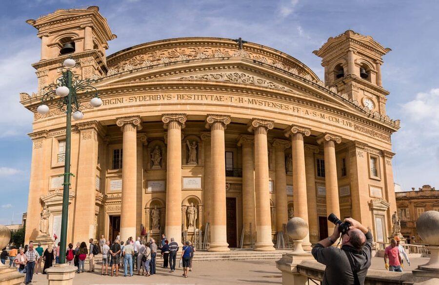 Mosta: City Highlights Tour with Buffet Lunch - Walking Mosta with an English assistant: streets, culture, and small surprises