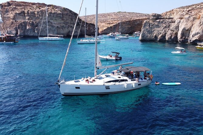Private Day Charter on Amazing Mowgli - Lunch and drinks: flexible options, and why timing matters