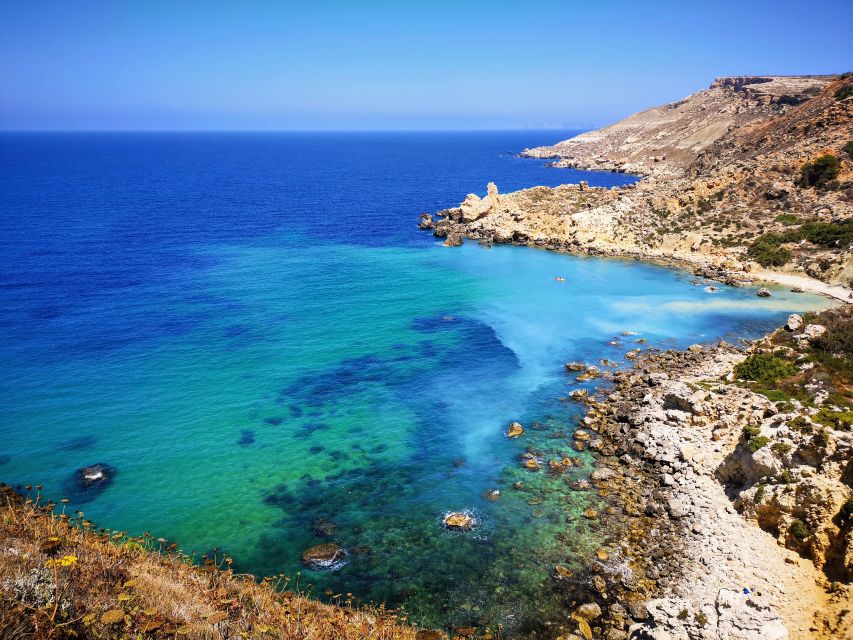Private Driver to roam the island of Malta (VIP) - AI Guide with audio/video media: useful context, not a lecture