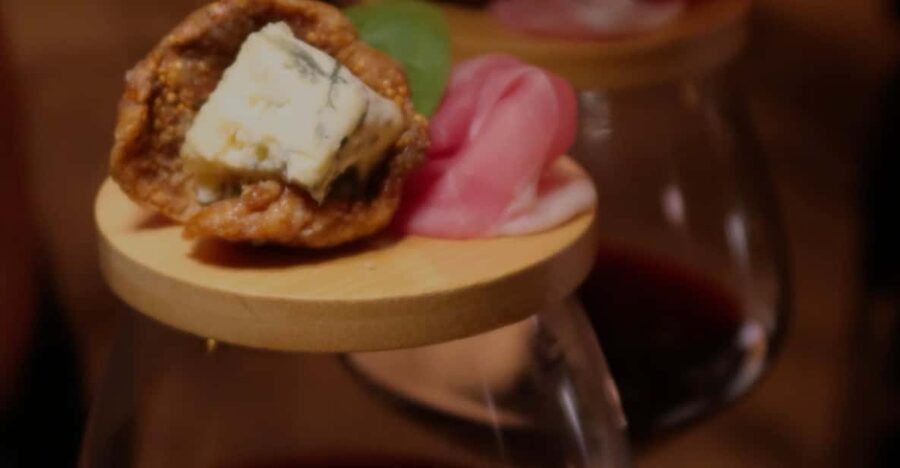 Romantic Wine Tasting Experience at Koccio Valletta - Valletta steps, minus the chaos