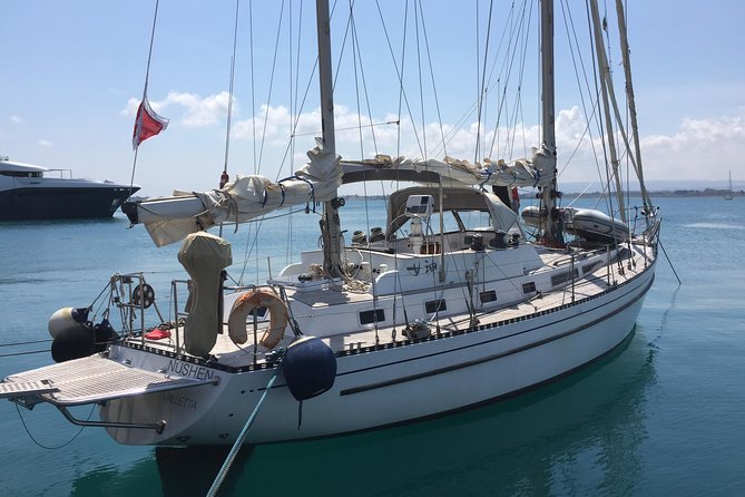 Sailing charter along the Maltese shoreline incl. Lunch and drinks - Heading Back to Senglea Around 3:00 PM
