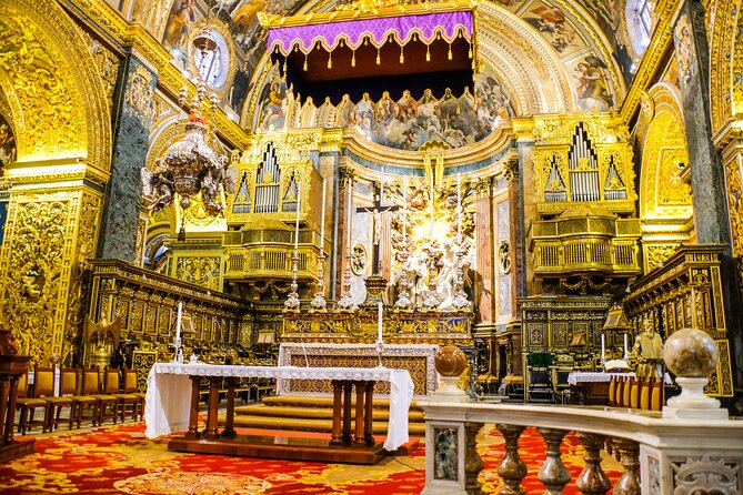 Secrets of St John's Co-Cathedral - Guided Tour - Where the tour ends: St John’s Square is a smart finish