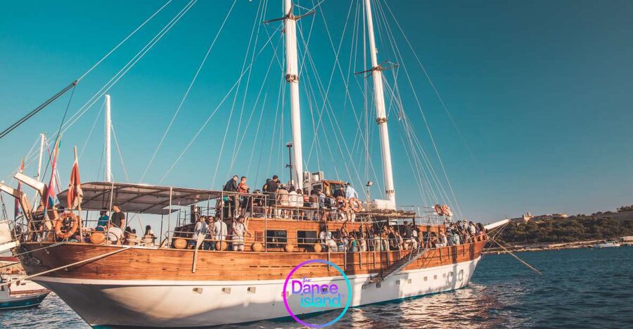 Sliema: Sailboat Party with an Open Bar, Food, and Swimming - Meeting up at Supreme Boats Rentals and finding the boat named Faith