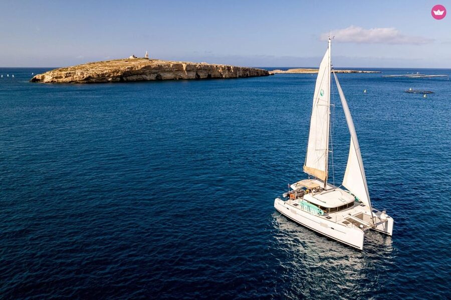 St. Paul's Bay: Half-Day Luxury Catamaran Tour with Drinks - What the crew does (and why it matters on the water)