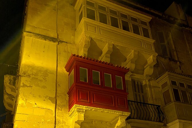 The Original Valletta Ghost Tour - Teatru Manoel: asking the haunted-box question