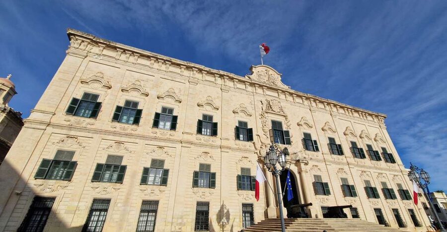 Valletta: City Walking Tour in a Small Group - Renzo Piano at the Start: City Gates and the Parliament Area