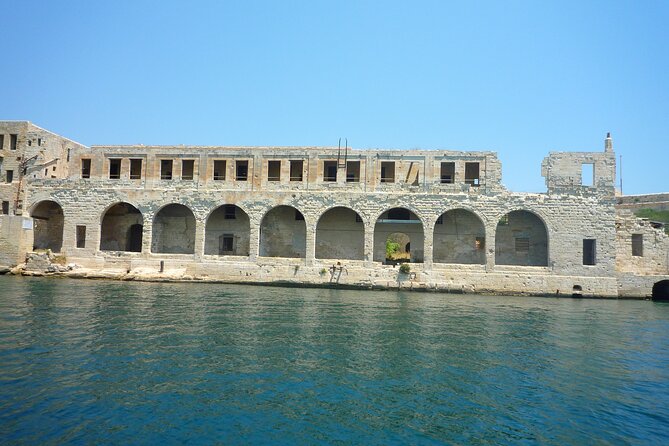 Valletta Harbour Cruise - The defense chain: Fort St Angelo and Fort Ricasoli