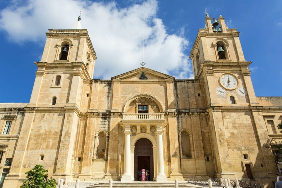 Valletta: Private Insider Walking Tour with Licensed Guide - The 16th-century Valletta story: UNESCO architecture without the headache