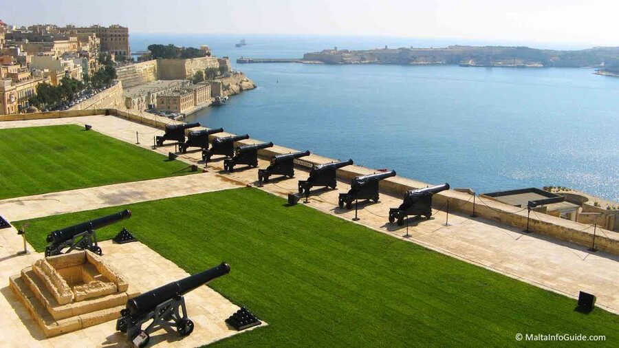 Valletta: Private Insider Walking Tour with Licensed Guide - Skip the ticket line, but plan for site fees