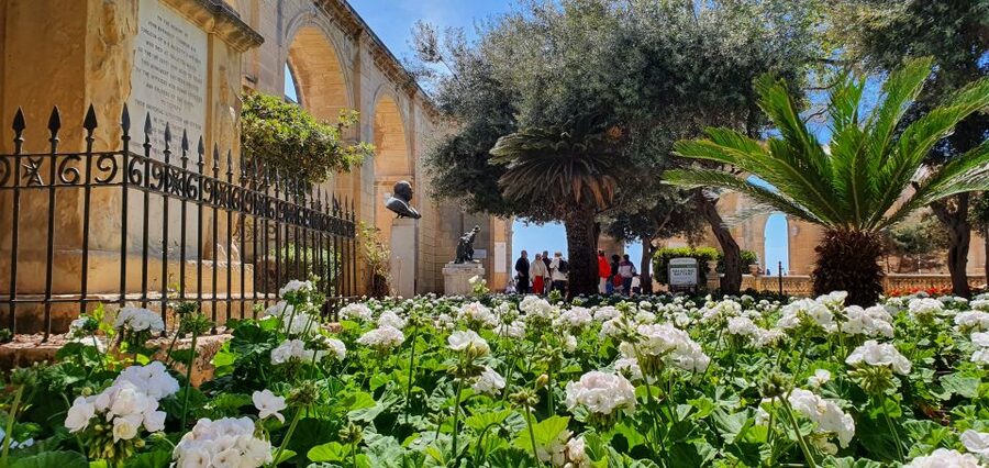 Valletta: Private Maltese Cuisine Walking Tour - Spritz, charcuterie, and the final tasting finish