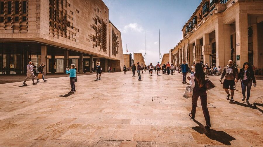 Valletta: Self-Guided Historical Walking Tour (Audio Guide) - St. George’s Square and the Grand Master’s Palace