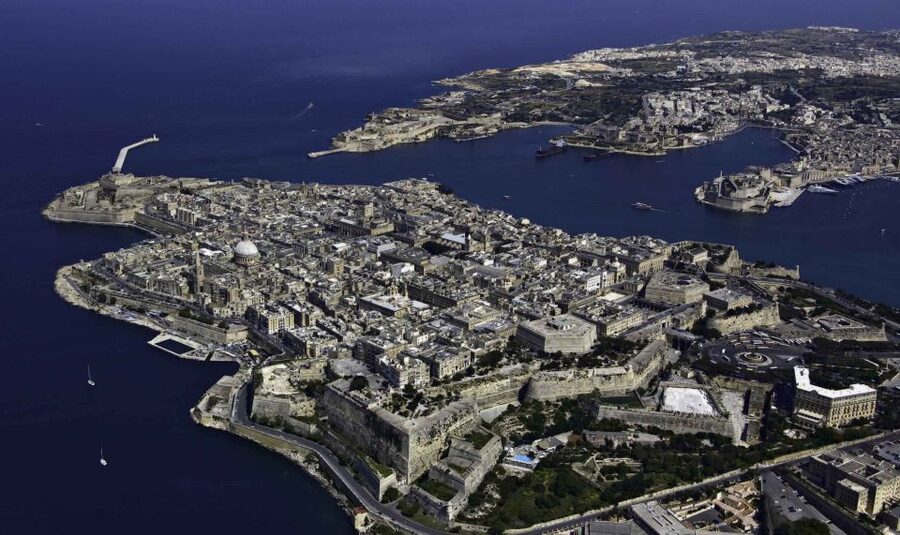 Valletta: Self-Guided Historical Walking Tour (Audio Guide) - Fort Saint Elmo and the fortification arc toward Hastings Gardens